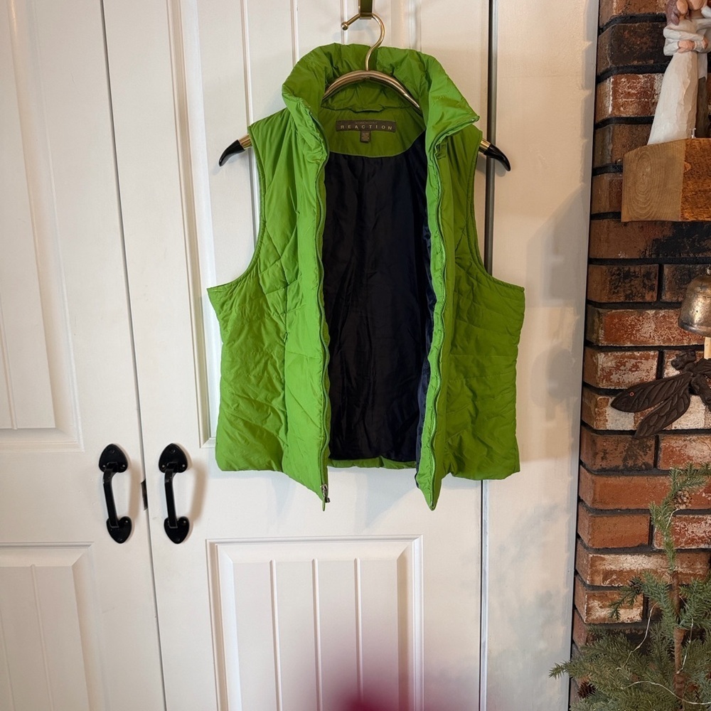 Kenneth Cole Reaction Women's XL Bright Green Puffer Vest - Picture 10 of 13